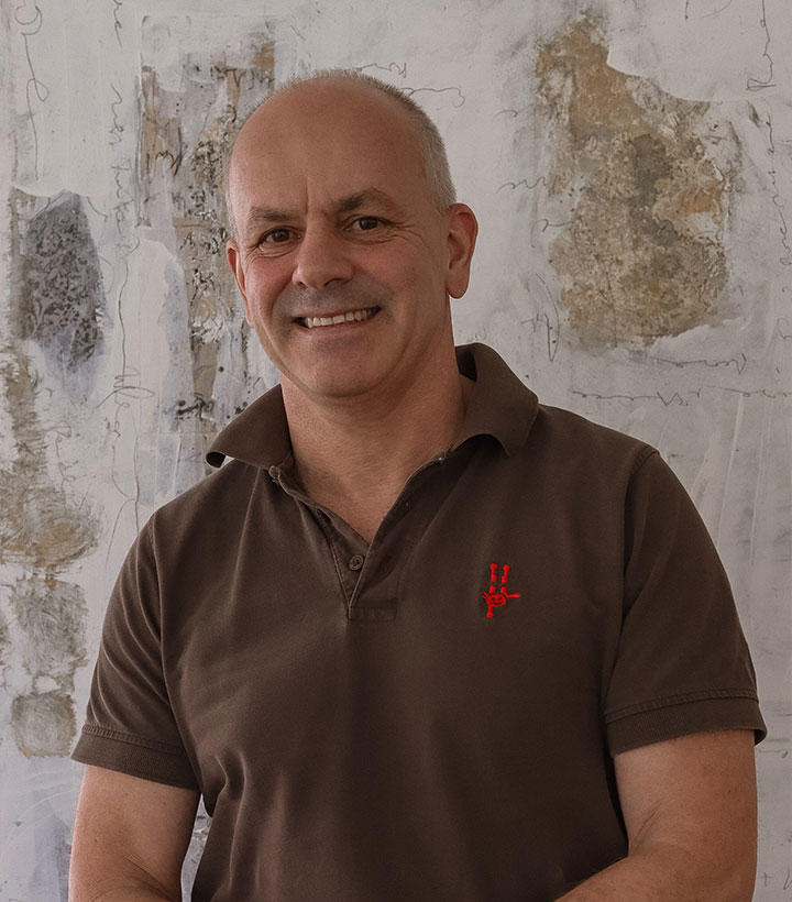 Dr. Frank Schneider