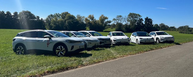 Firmenfahrzeuge mit einem Elektromotor